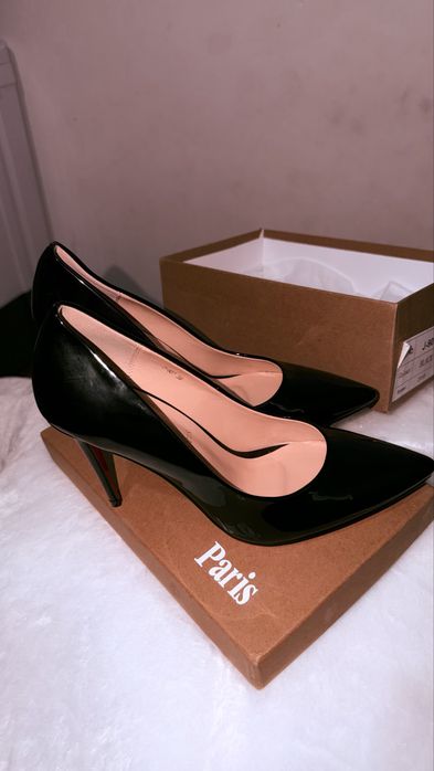 Женская одежда (туфли,платье)