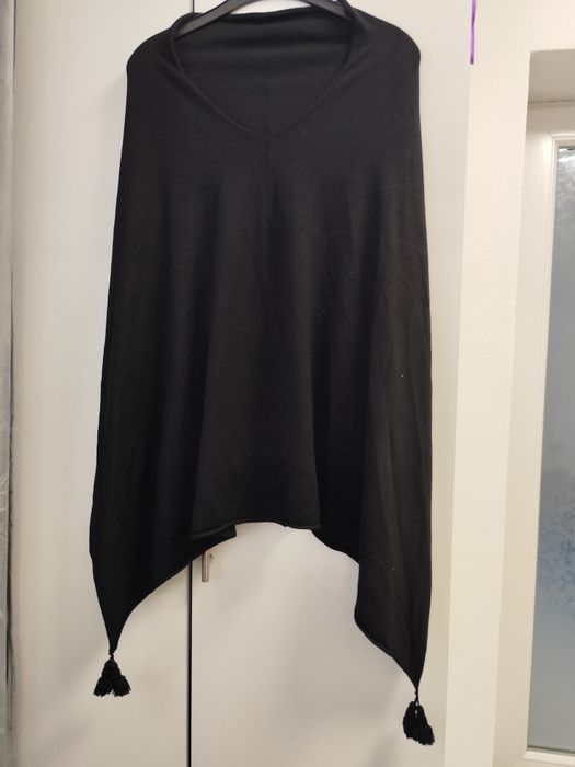 Comma poncho cu ciucuri