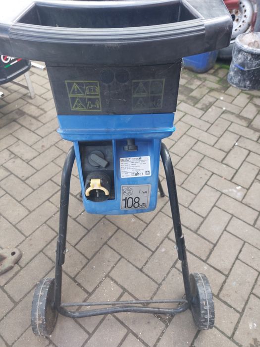 De vânzare mașina pentru tocat , mărunțit fructe.