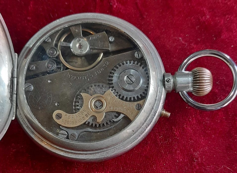 Швейцарски джобен часовник