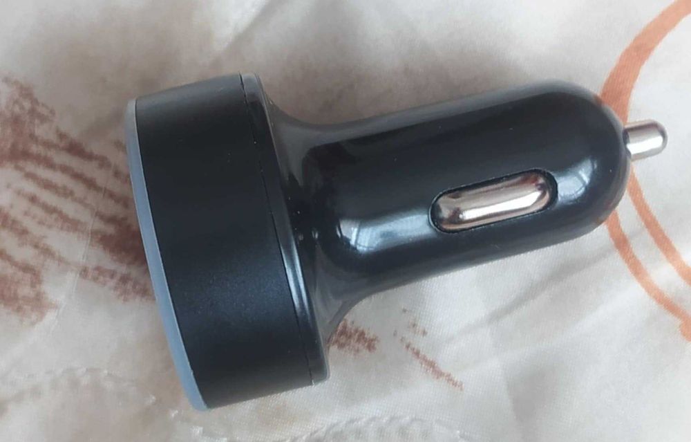 Адаптер за зареждане за кола