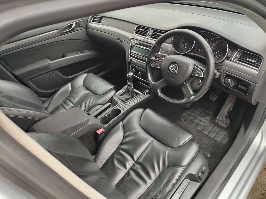 Vând Skoda superb 16 tdi