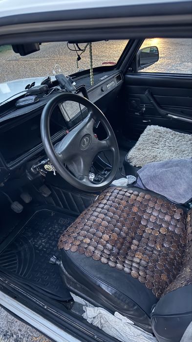 Vaz 2107 срочни сотилади