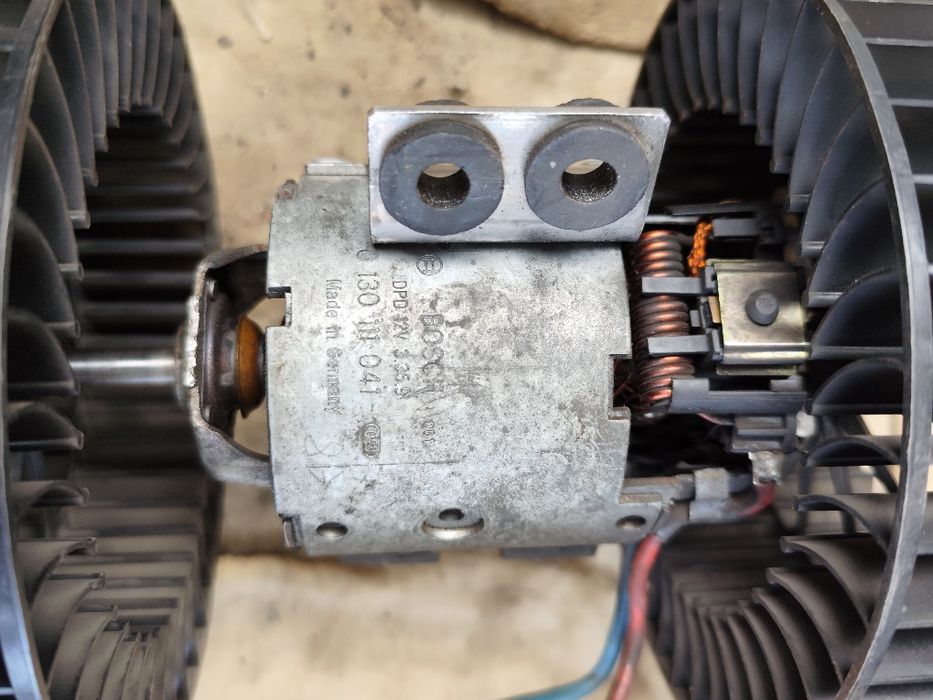 Моторчик печки отопителя  BMW e38