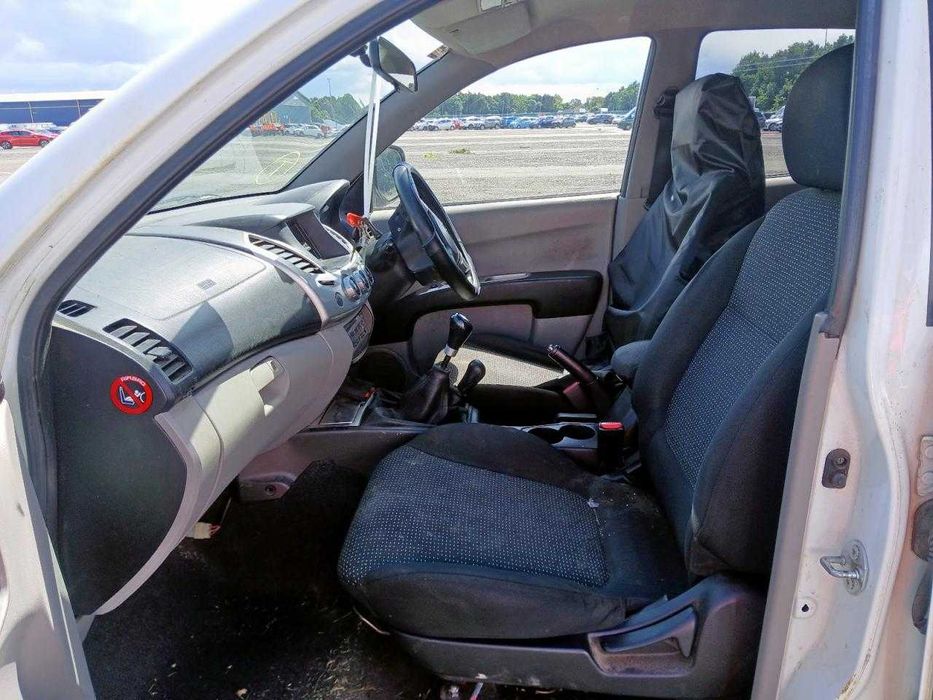 Dezmembrez Mitsubishi L200 2.5 Diesel 2011