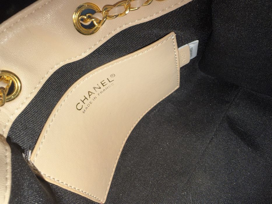 Дамска велурана чанта Chanel