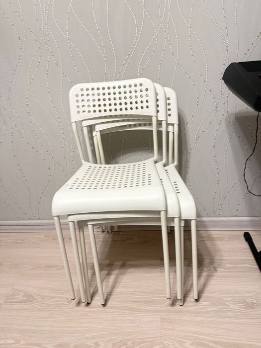 Стулья белые IKEA