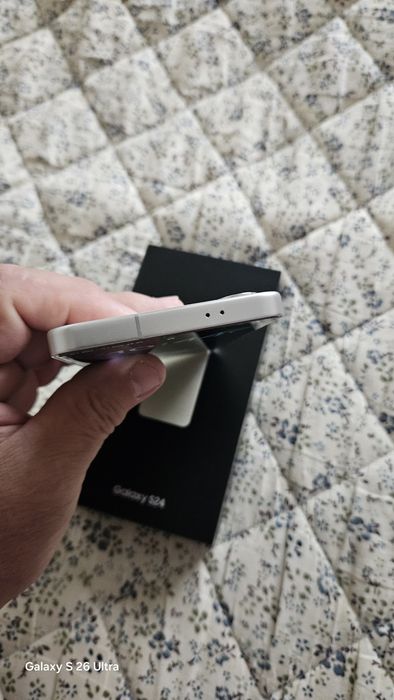 Samsung S24 Cream 128 GB Батерия на 99% Неразличим от Нов