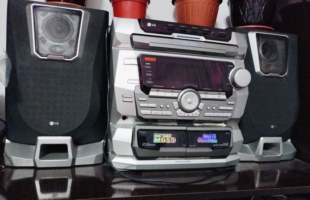 Музыкальный центр LG