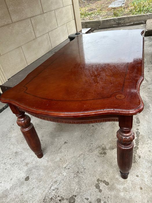 Стол б/у в хорошем состоянии