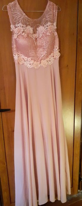 Елегантна розова рокля