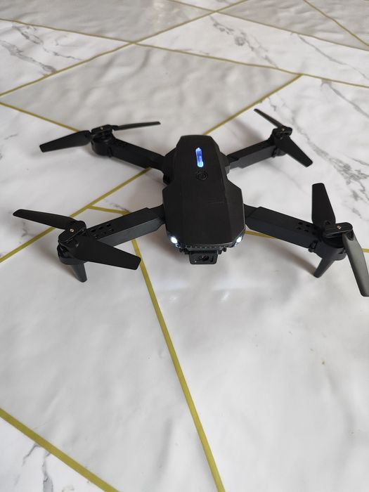 Дрон, квадрокоптер