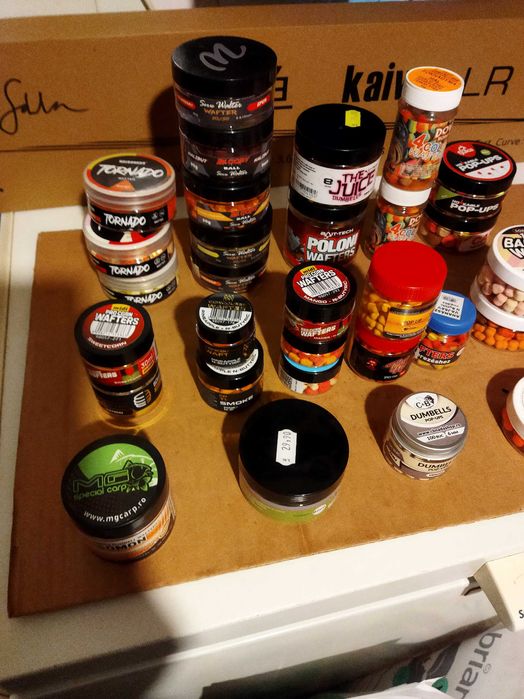 Momeli pescuit diverse 40 cutii . Preti FIX !!!