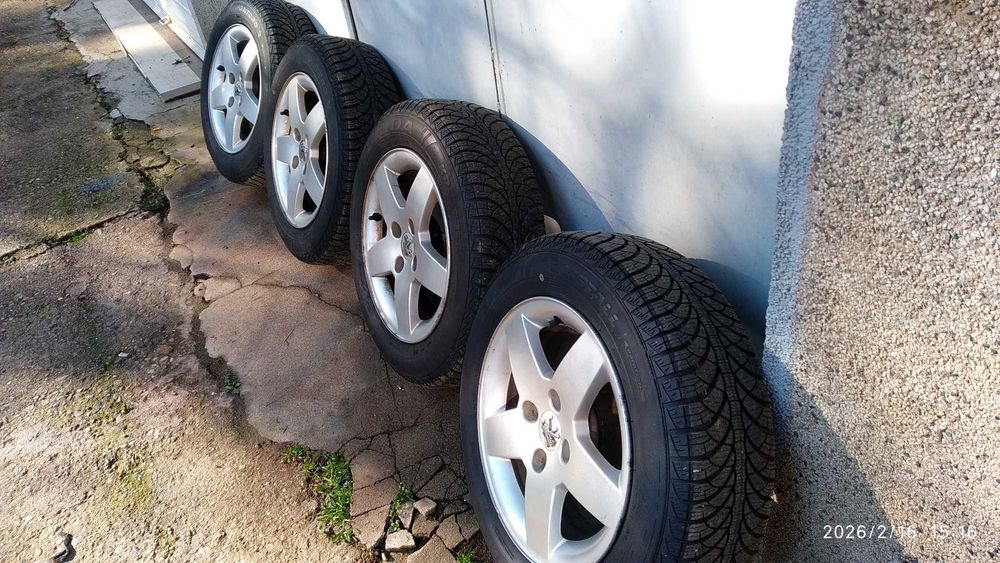 Оригинални джанти Пежо 15 цола,4x108 с нови зимни  гуми-Fulda Дот-2024