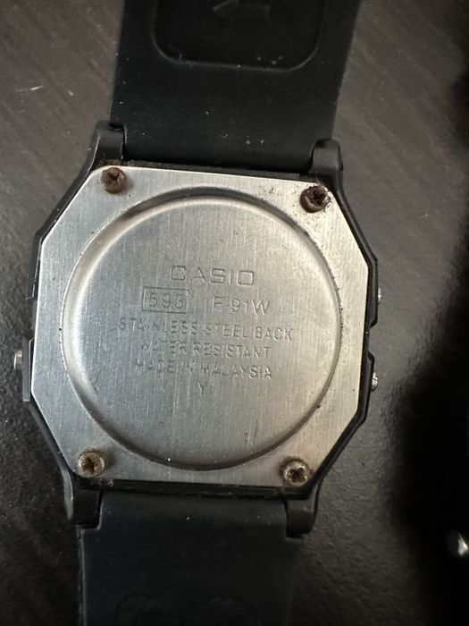 Часовници CASIO два броя