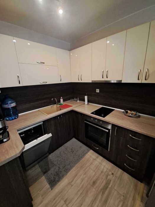 Дава се под наем Тристаен апартамент в Варна, Гранд Мол Варна - 90 кв.м за 867 € - Снимка #1