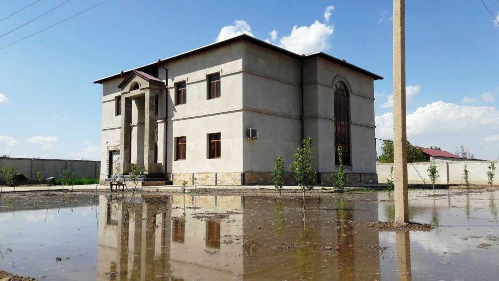 Богот шахарчаси "Октепа" махалласида 2400 кв.м ховли жой сотилади