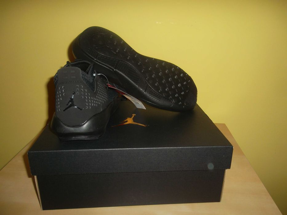 Adidasi Jordan Express marimea  44  -LICHIDARE STOC-