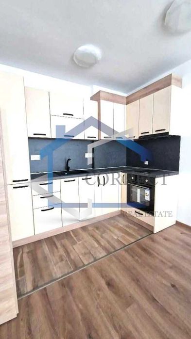 Дава се под наем Двустаен апартамент в к.к. Св.Св. Константин и Елена - 65 кв.м за 590 € - Снимка #1