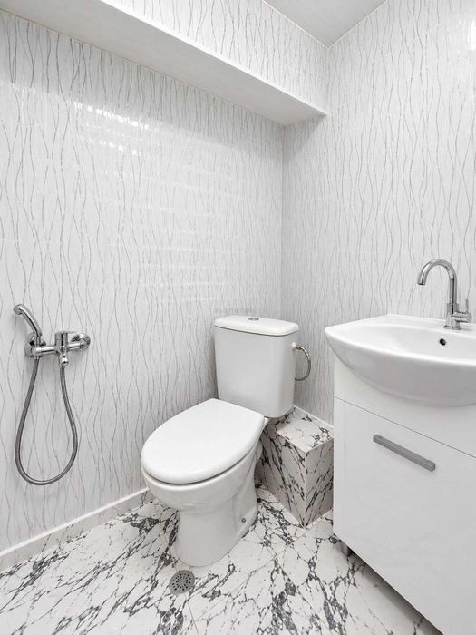 Дава се под наем Едностаен апартамент в Пловдив, Център - 30 кв.м за 200 € - Снимка #4