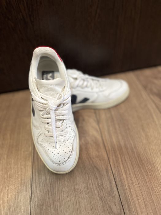 Продам кеды veja