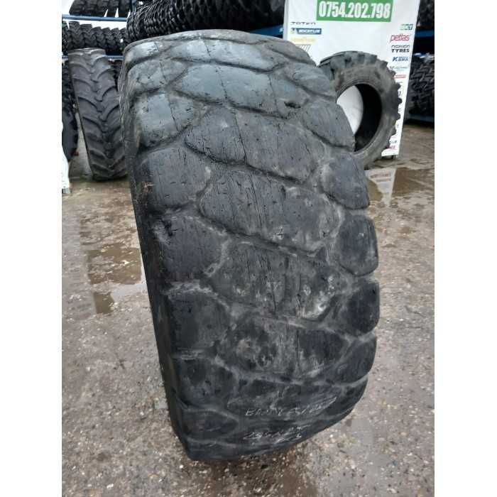 Anvelope 23.5R25 Bridgestone pentru Case, Massey