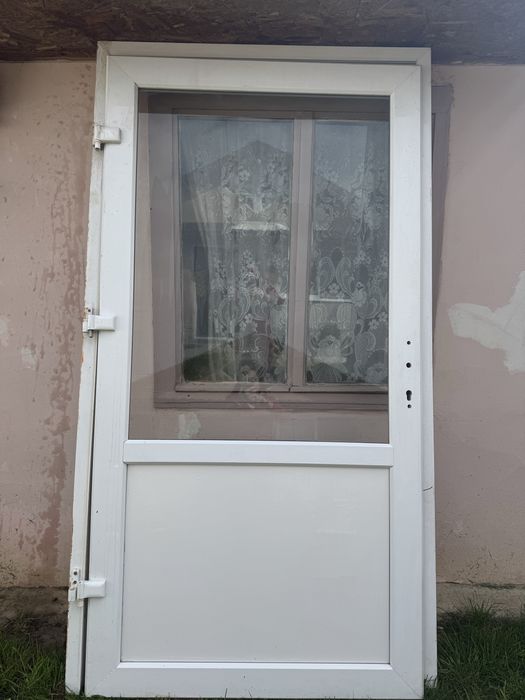 Ușă de termopan cu sticlă , toc , fără clanță ,nu are prag