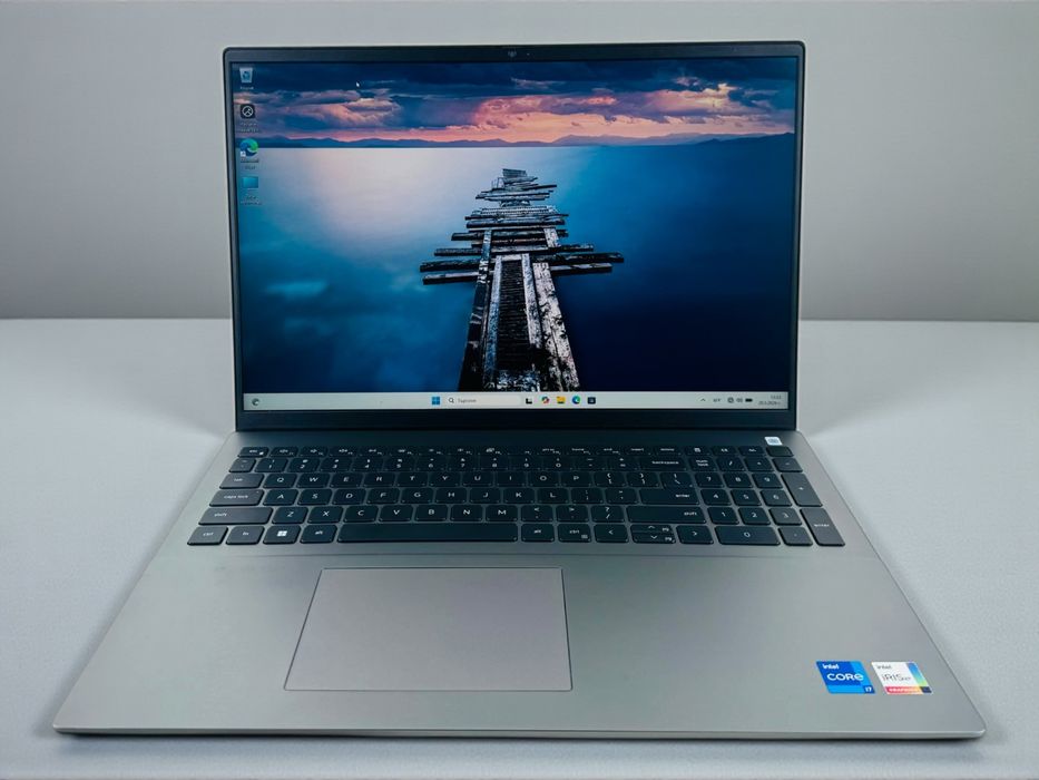 Dell Vostro 5630 16 Gray WUXGA i7-1360P 16GB 512SSD Перфектен! Гаранция!