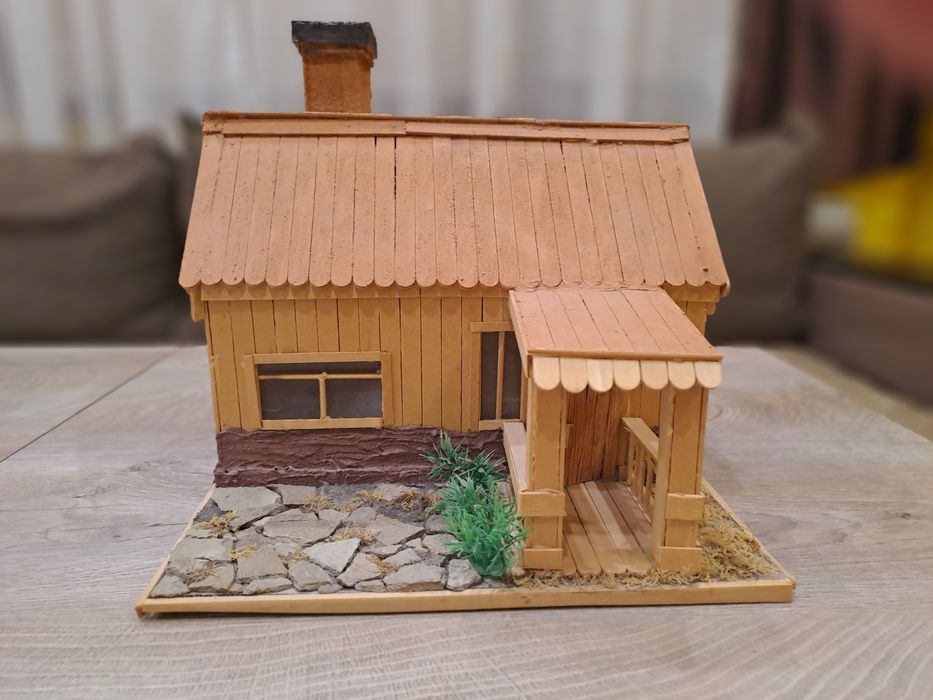 Макет на къща от дърво