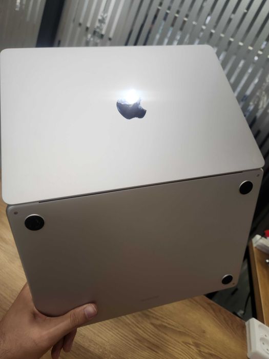 Macbook Air M2 8/256.  2шт