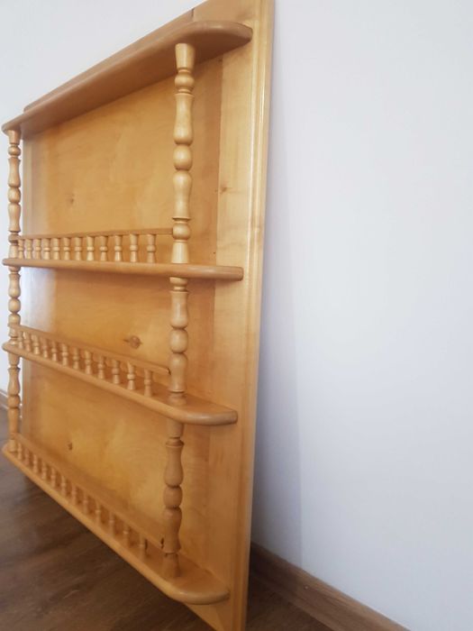 Деревянная полочка для икон