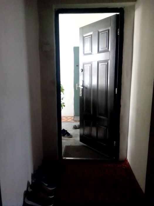 УчТепа туманида 2- хоналик квартира сотилади