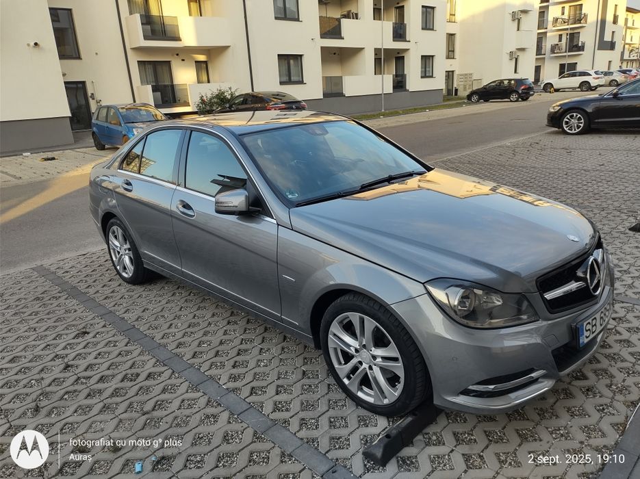 Vând Mercedes Benz C class 180