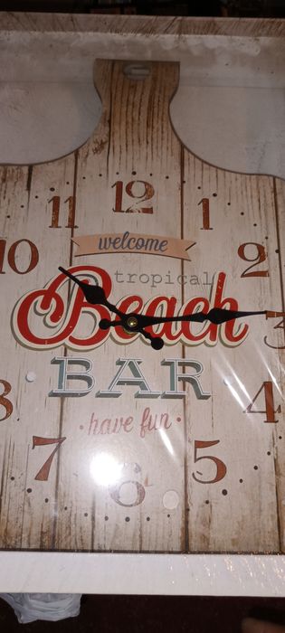 Vând sau schimb ceasuri de perete