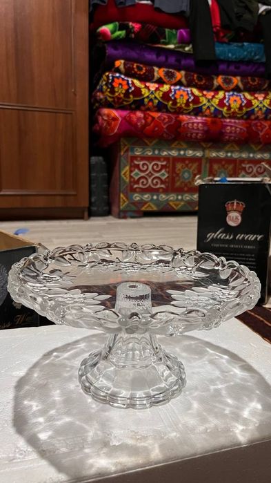 Продам тортницу.