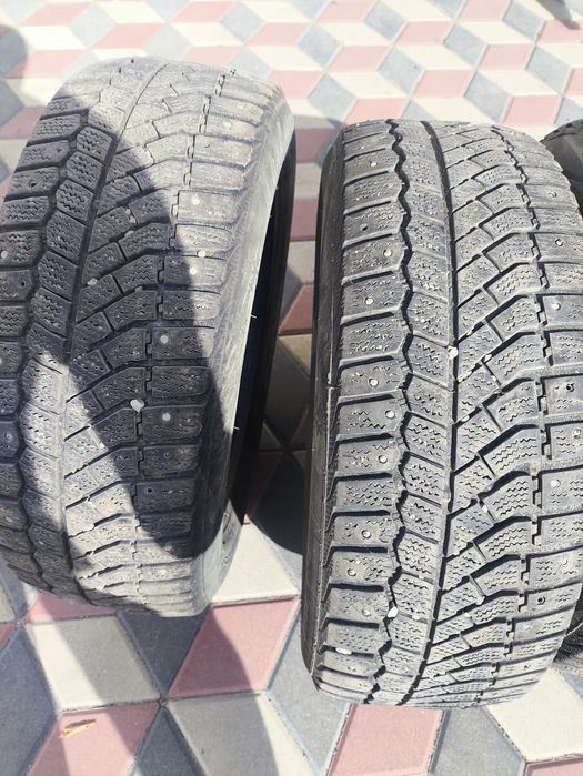 Продам шины шипованные R16