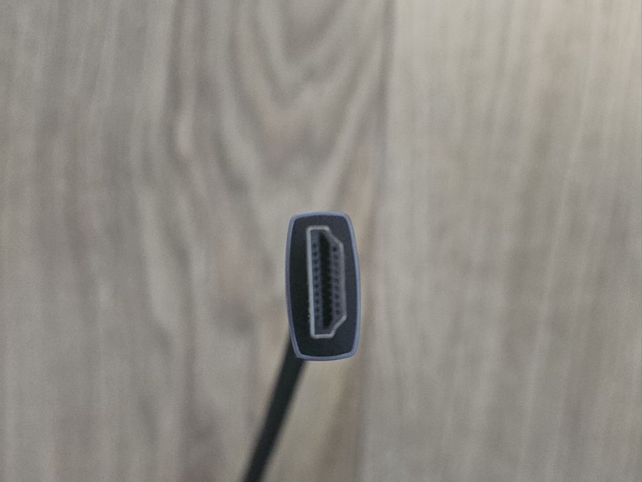 HDMI / v 2.1 / 55см