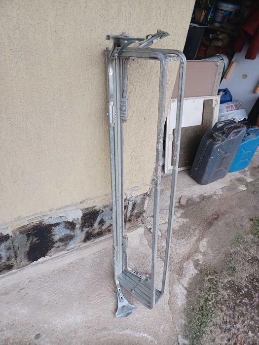 Багажник за автомобил - универален, неръждаем.