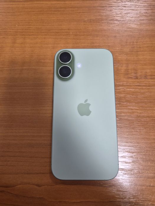 iPhone 17 Sage/Baterie 100%/Aspect impecabil, ca nou/Cu garantie