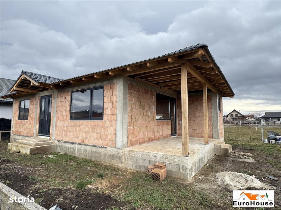 Casa la rosu de vanzare in Alba Iulia