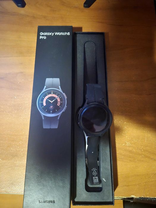 Samsung galaxy watch 5 pro ново