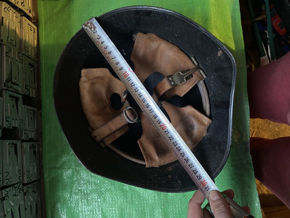 Винтидж рядък модел, качествена и красива Швейцарска каска