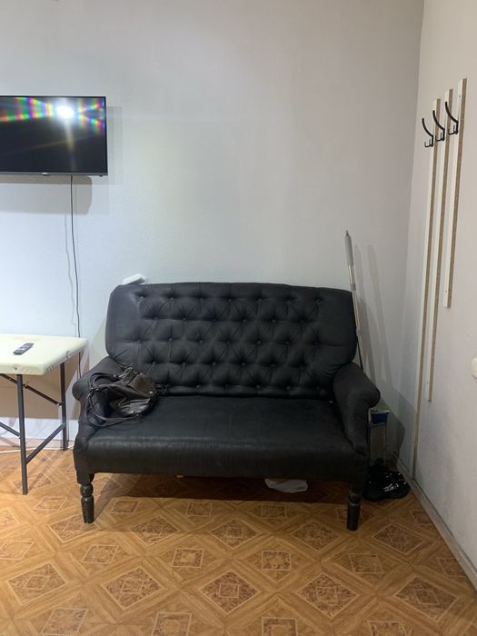 Продам кушетки зеркала для салона