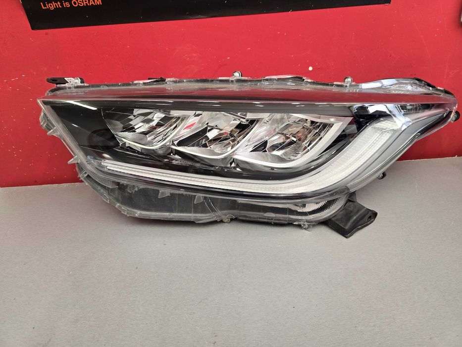 Оригинален фар Тойота Ярис  Toyota Yaris Full Led