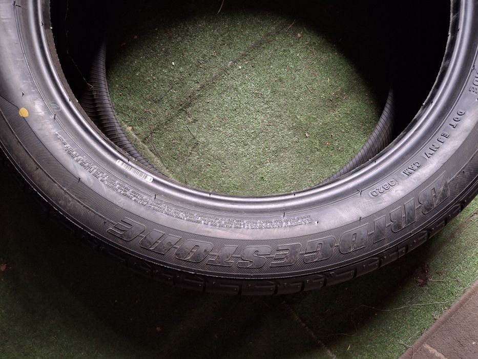 235 50 19 Bridgestone DOT 2020 vara NOI