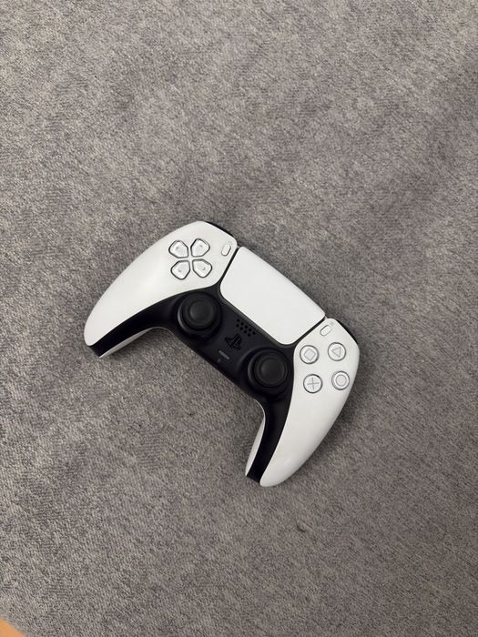 Продам оригинальный джойстик PS5 DualSense