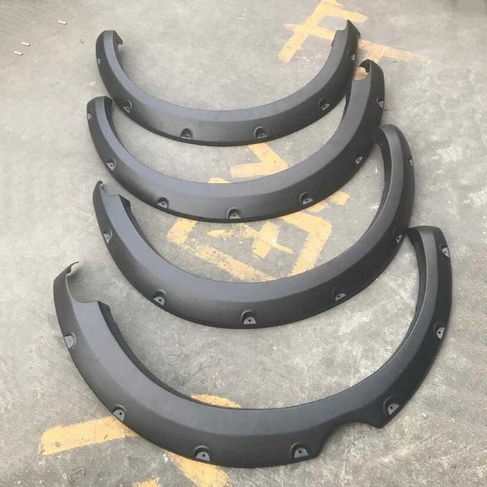 Overfendere aparatori de noroi pentru Mitsubishi L200 anii 2006-2014