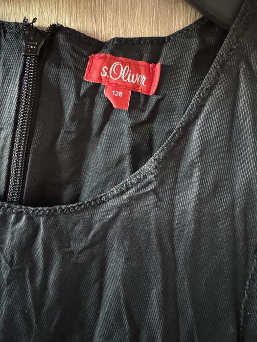 Рокля в черно, 128