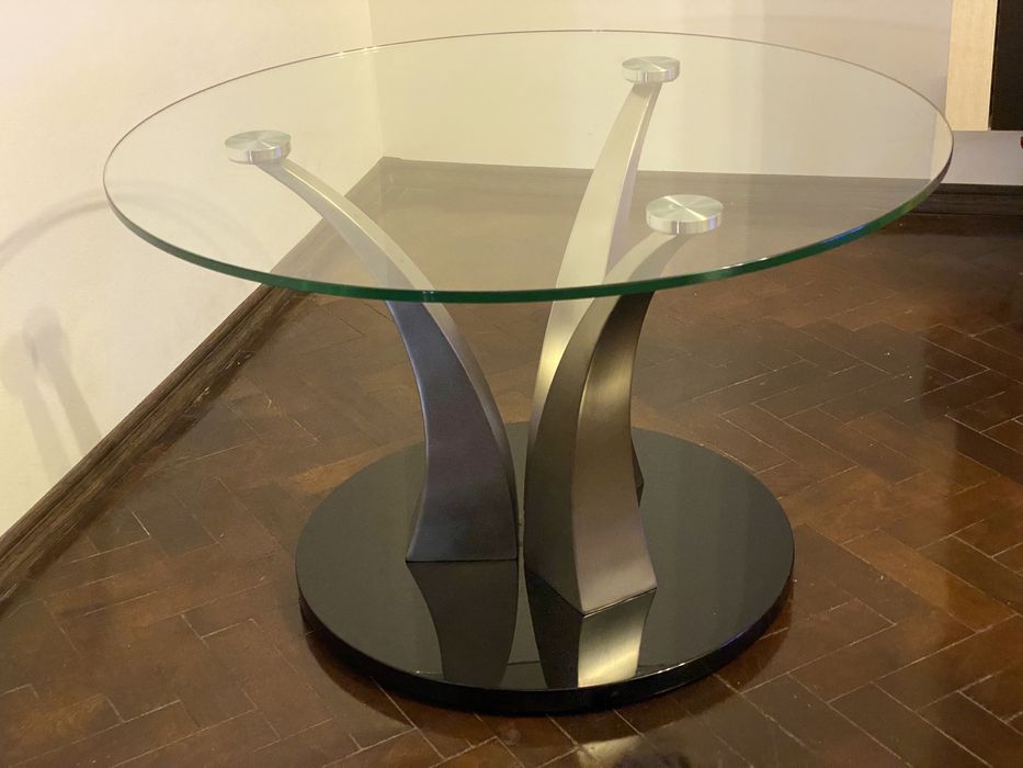 Masa din sticla pentru living