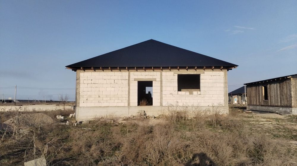 Құрылысы аяқталмаған 5 бөлмелі жер үй